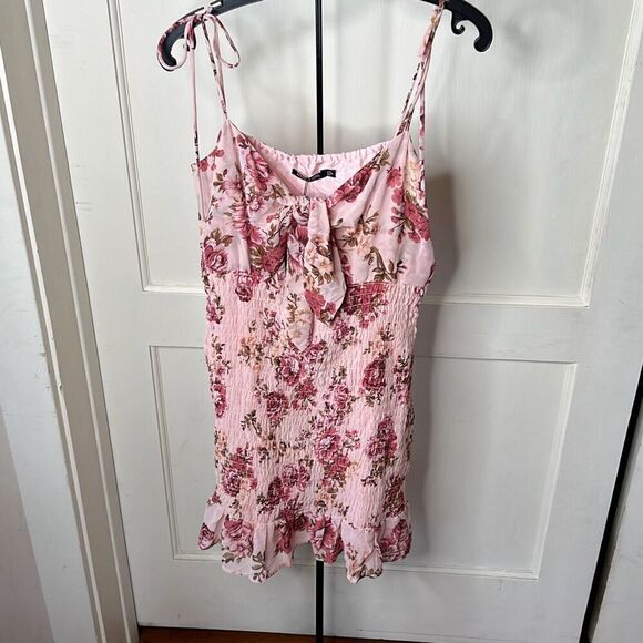 Nasty Gal FLORAL SHIRRED TIE FRONT MINI DRESS Pink Size 8 Nwt - Picture 3 of 9